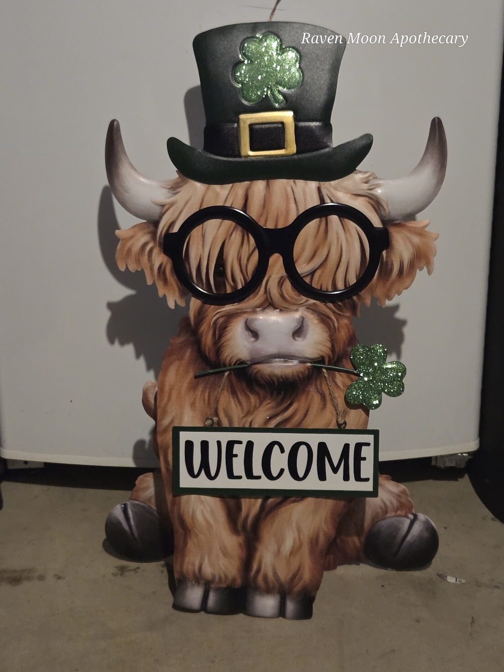 NWT St. Patrick's Highland Cow Welcome Sign with Green Accents